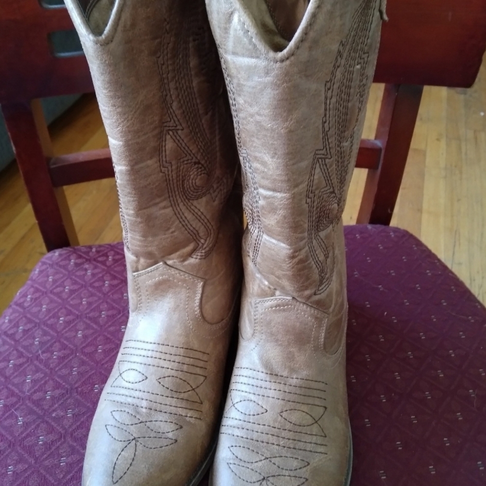 7.5 women's coconuts cowboy boots
